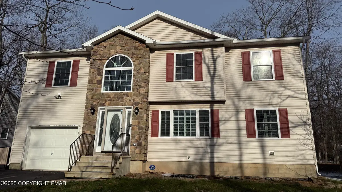 142 Dorchester Drive, Tobyhanna, PA 18466 - Image #1