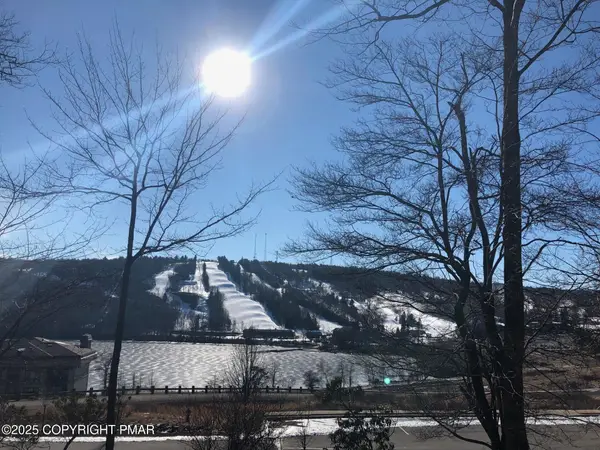 64 Longview Dr Drive, Lake Harmony, PA 18624