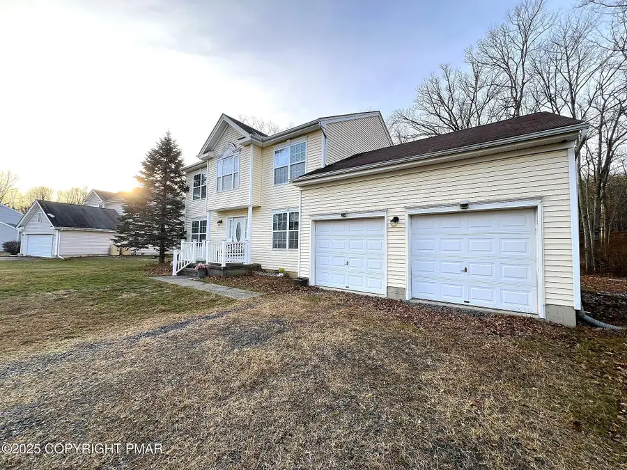 214 Kensington Drive, Bushkill, PA 18324 - Image #2