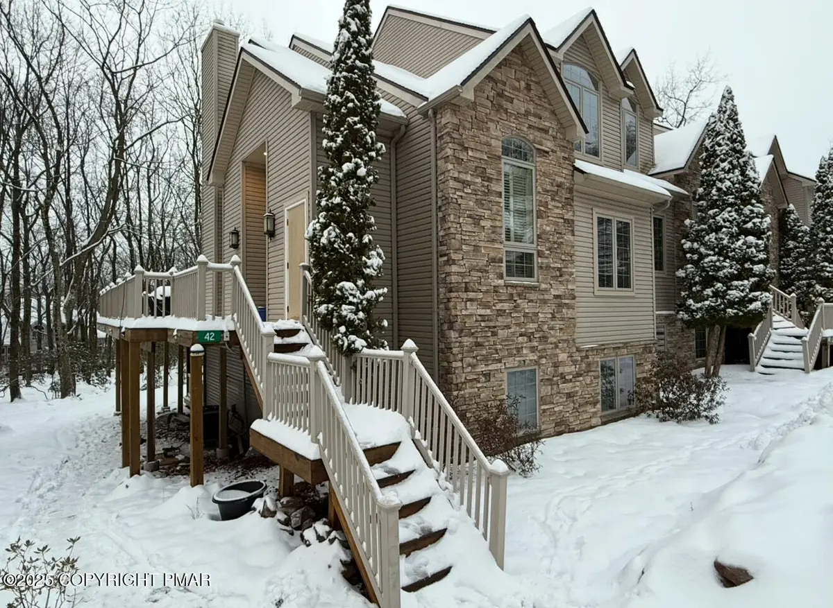 42 Mountainwoods Drive, Lake Harmony, PA 18624 - Image #1
