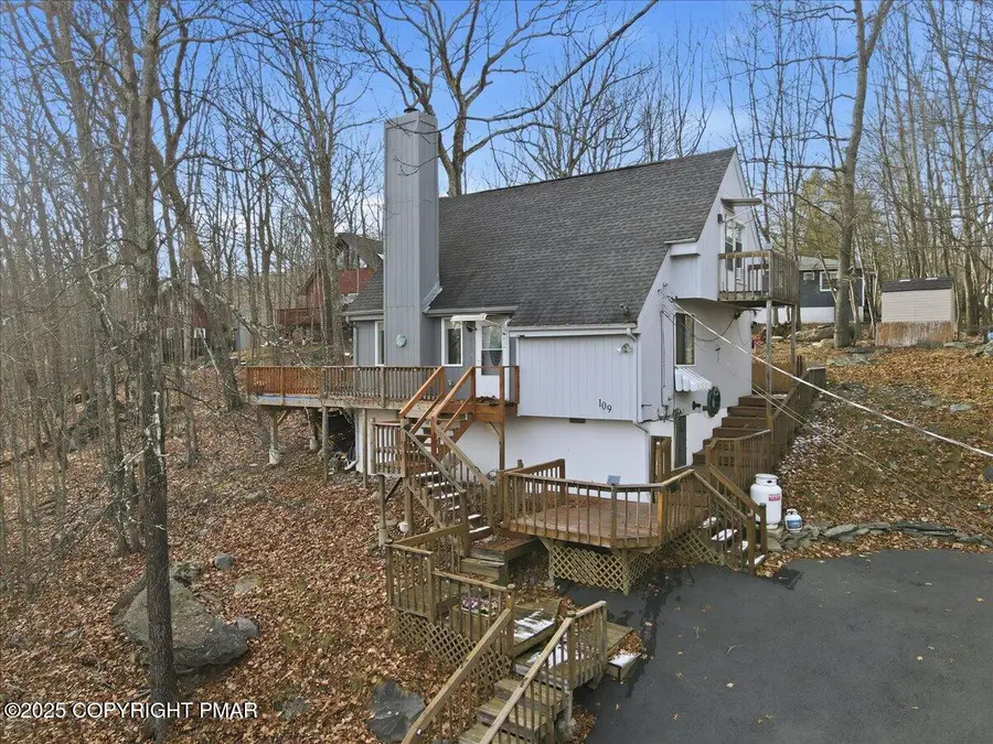 109 Saunders Drive, Bushkill, PA 18324 - Image #2