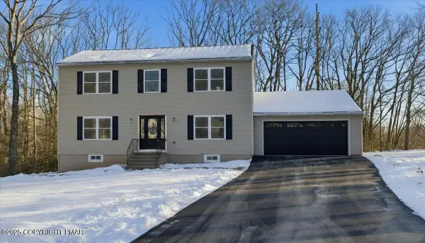 14 Stonegate Court, Mount Pocono, PA 18344