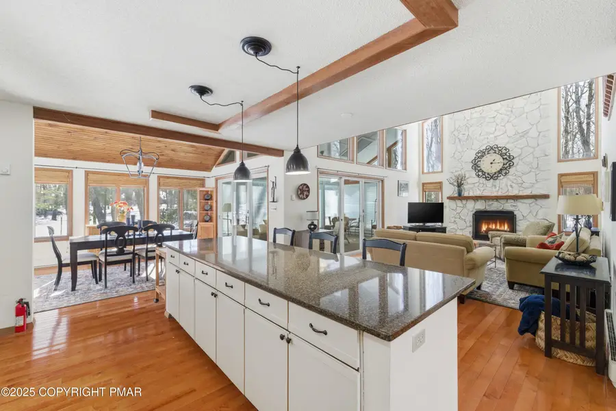 811 Paddock Court, Lords Valley, PA 18428 - Image #2