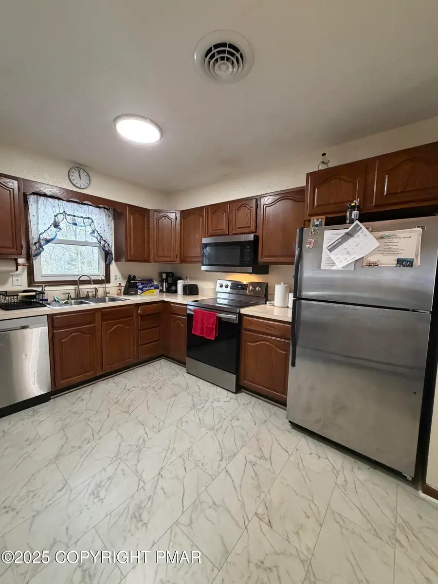 606 Rimrock Road, Bartonsville, PA 18321 - Image #3