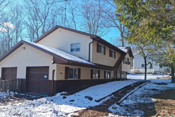 218 Mohican Road, Canadensis, PA 18325