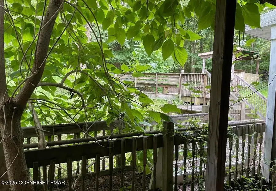 410 Hunters Farm Road, Henryville, PA 18332 - Image #3