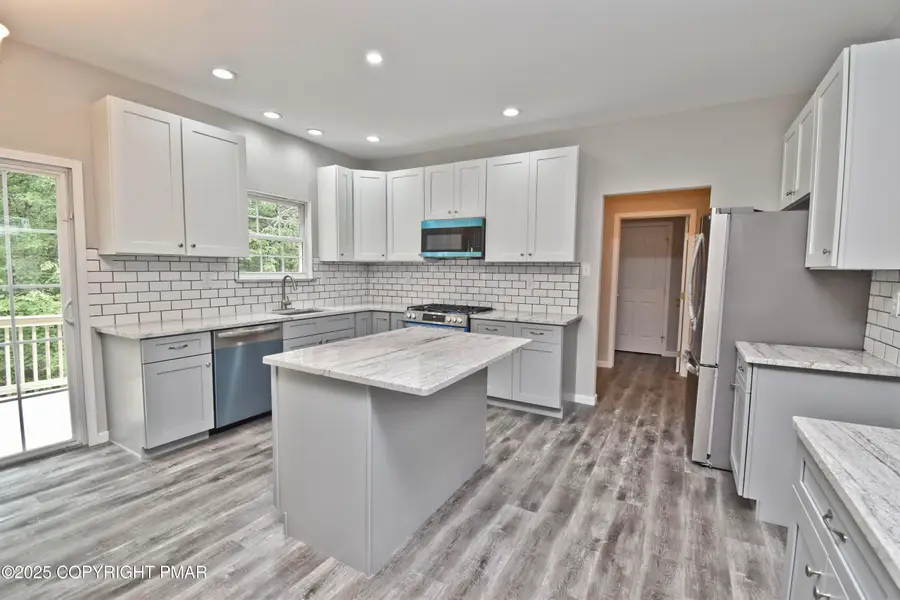 557 Marco Way, East Stroudsburg, PA 18302 - Image #3