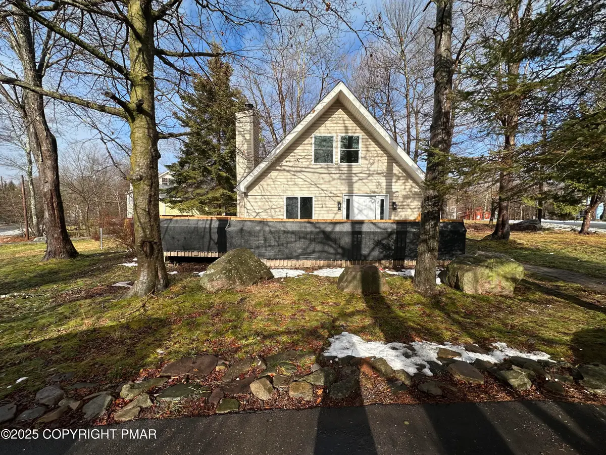 838 Country Place Drive, Tobyhanna, PA 18466 - Image #1