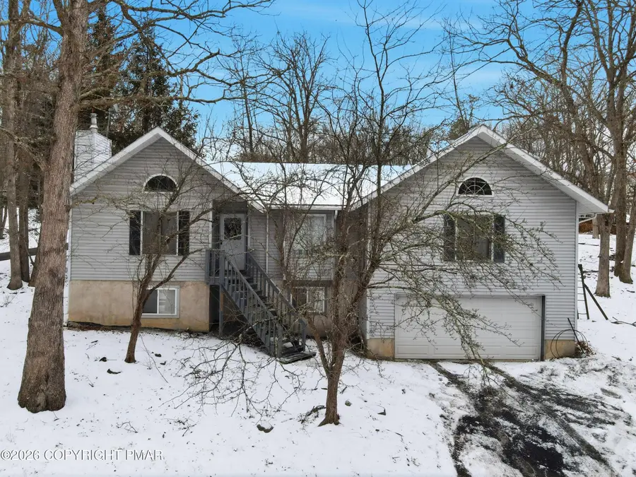 75 Hilltop Circle, East Stroudsburg, PA 18302 - Image #2