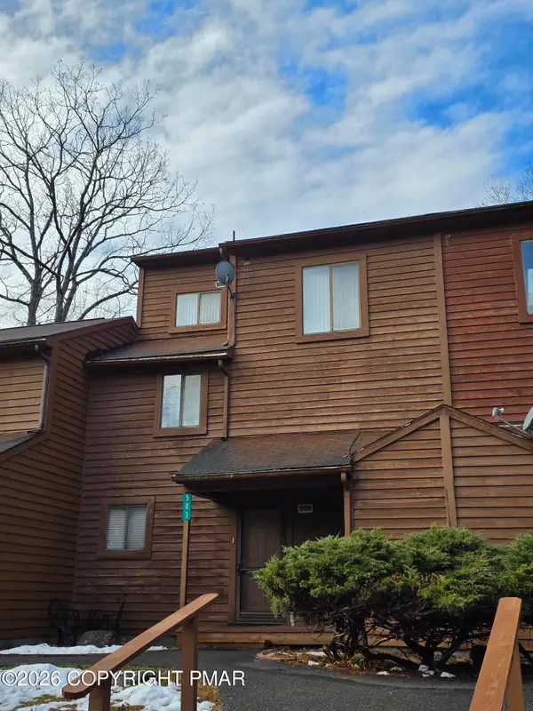 503 English Court, Bushkill, PA 18324