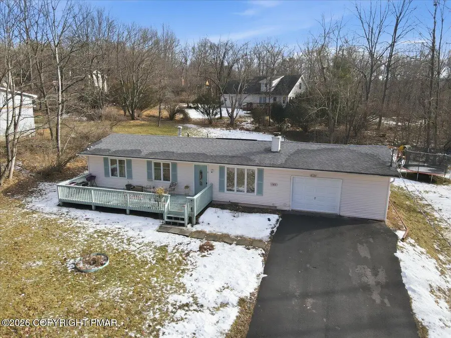 140 Louise Lane, Bartonsville, PA 18321 - Image #2