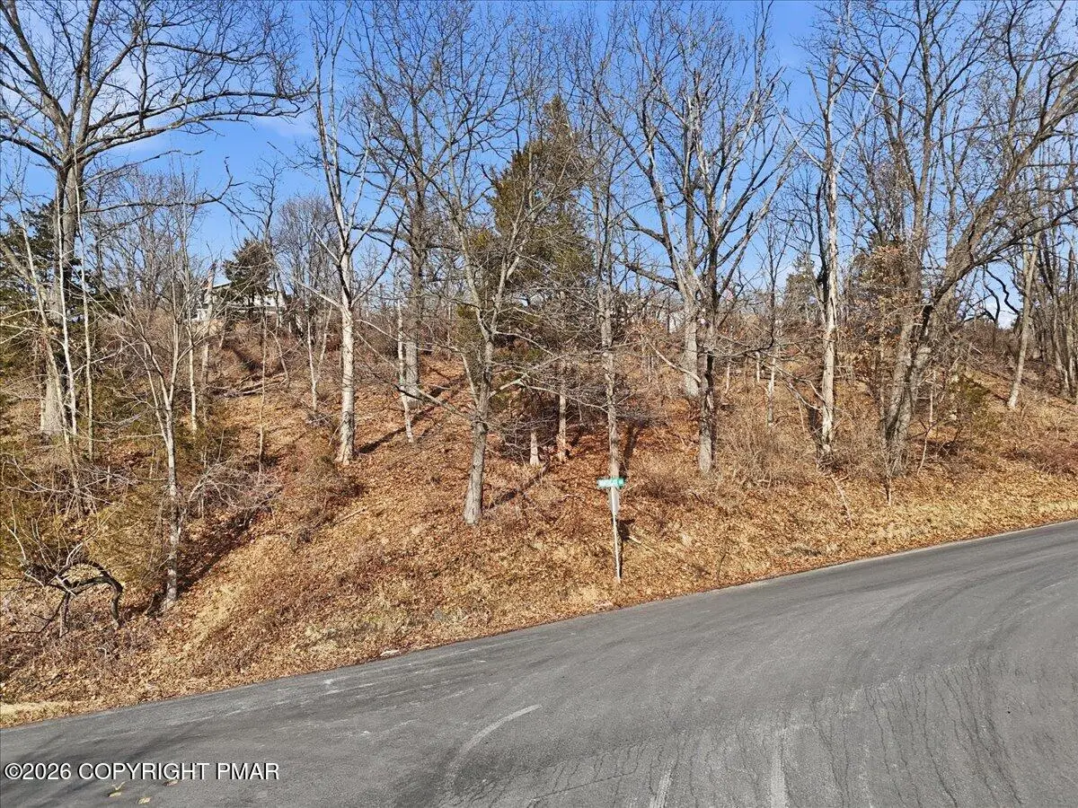 520 Edgemont Road, Stroudsburg, PA 18360 - Image #1