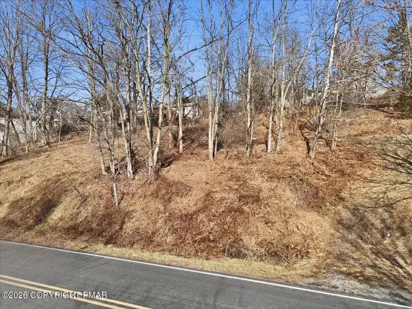 517 Edgemont Road, Stroudsburg, PA 18360