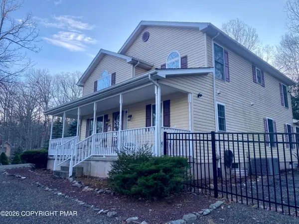 7004 Woodbridge Drive W, Bushkill, PA 18324