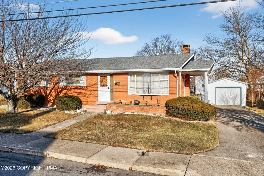 319 Falcone Avenue, Roseto, PA 18013 - Image #3