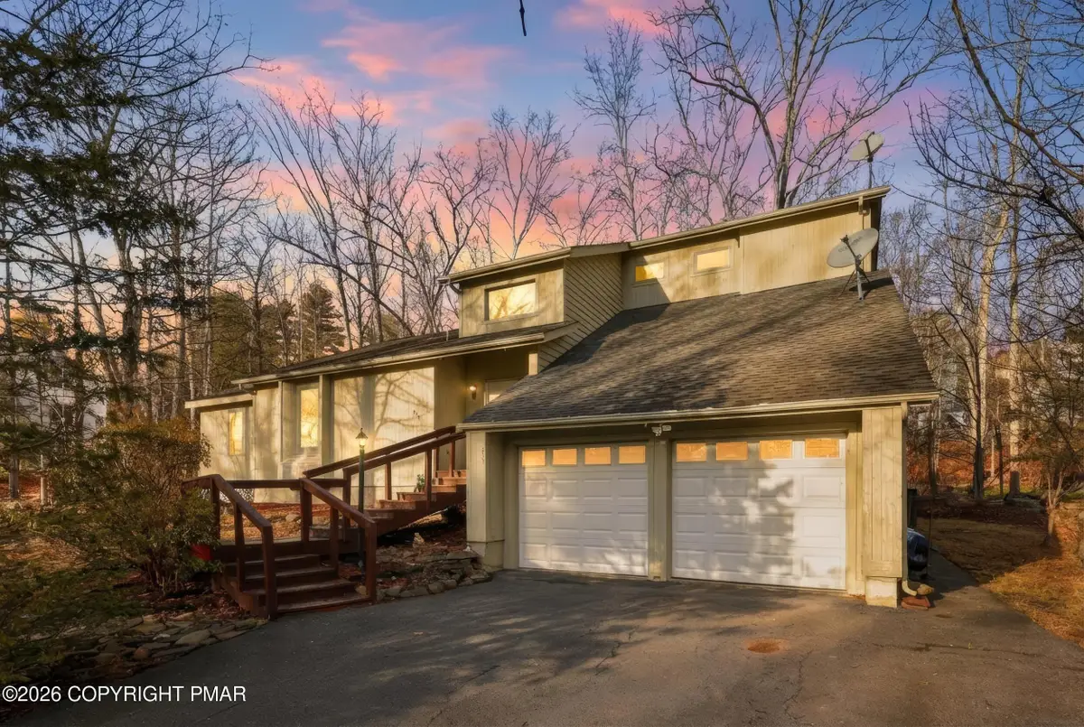 315 Rolling Hills Drive, East Stroudsburg, PA 18302 - Image #1