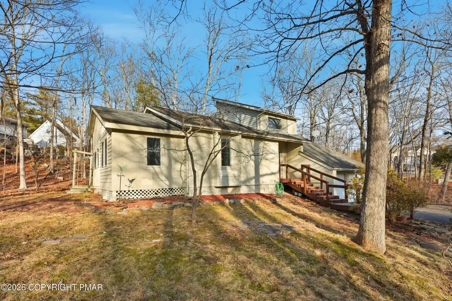 315 Rolling Hills Drive, East Stroudsburg, PA 18302 - Image #3