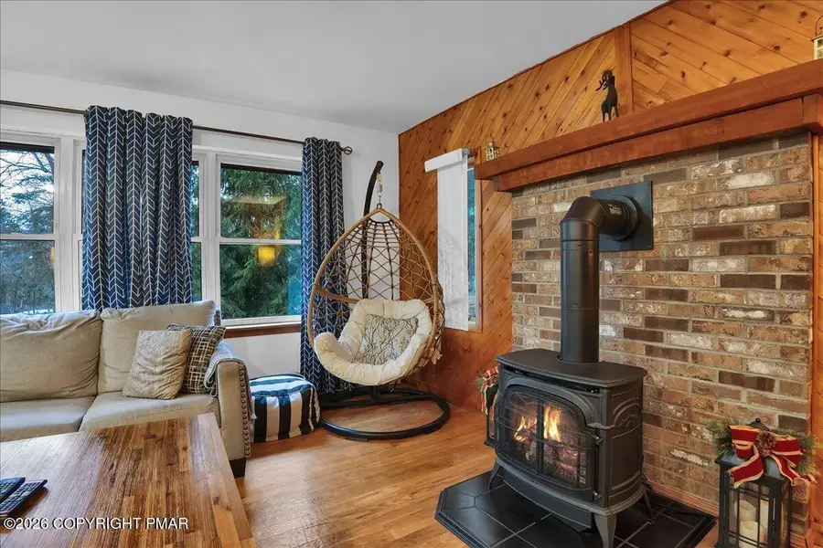 380 Clearview Drive, Long Pond, PA 18334 - Image #2