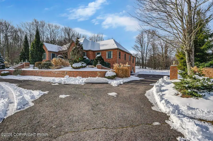 235 Wolf Hollow Road, Lake Harmony, PA 18624 - Image #3