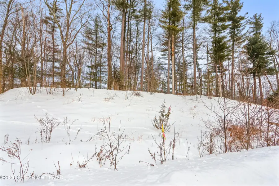 107 Rolling Hills Road, Stroudsburg, PA 18360 - Image #2