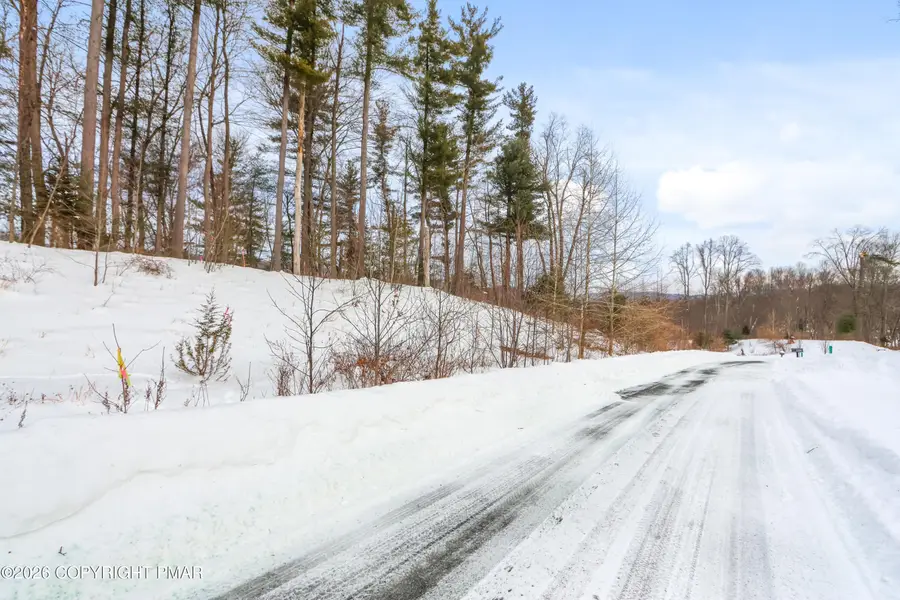 107 Rolling Hills Road, Stroudsburg, PA 18360 - Image #3