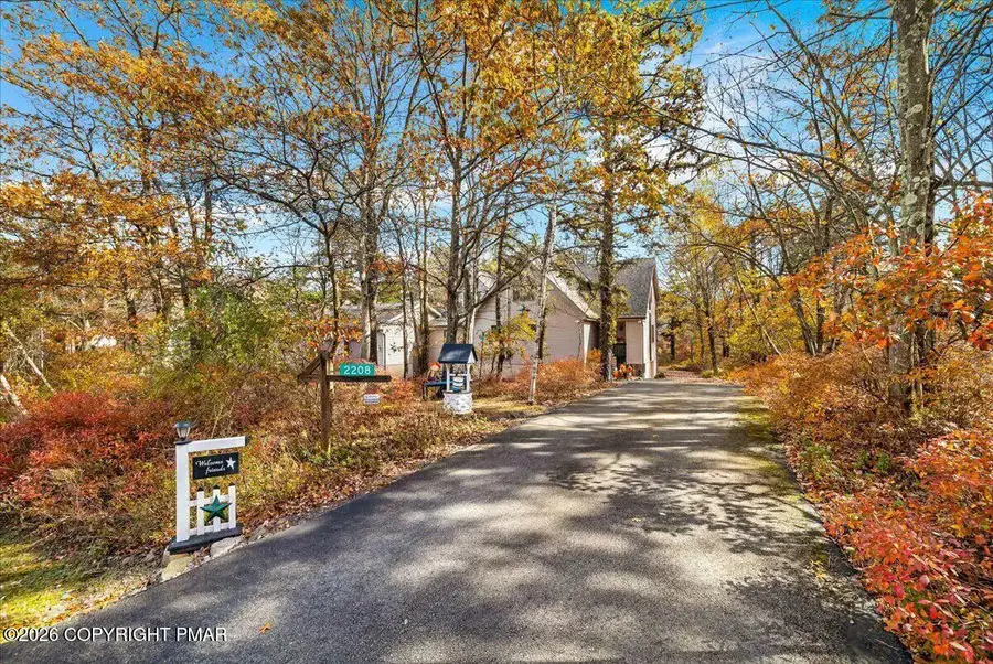 2208 Mohegan Court, Long Pond, PA 18334 - Image #3