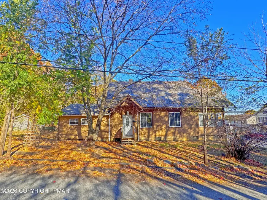 751 W Pennsylvania Avenue, Pen Argyl, PA 18072 - #2
