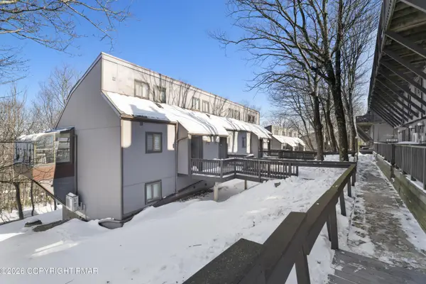 174 Upper Village Way, Tannersville, PA 18372