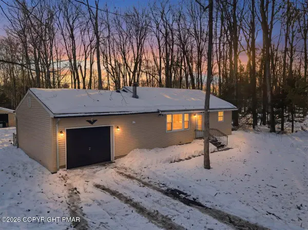 3279 Beech Ridge Drive, Pocono Summit, PA 18346