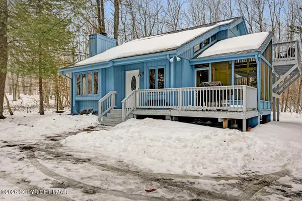 428 Cedar Drive, Long Pond, PA 18334