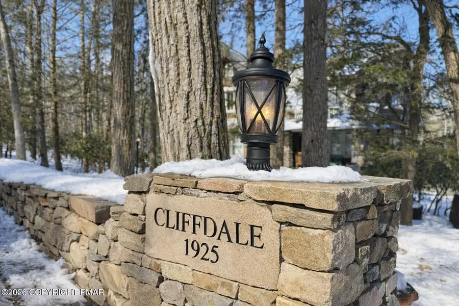 204 Lake Road, Pocono Manor, PA 18349 - #2