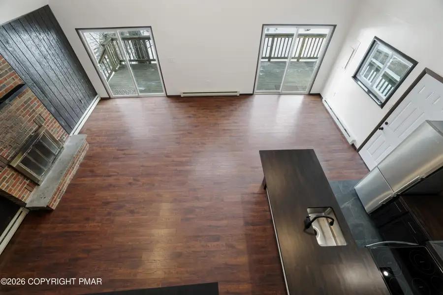 1095 Deer Run E, Bushkill, PA 18324 - #2