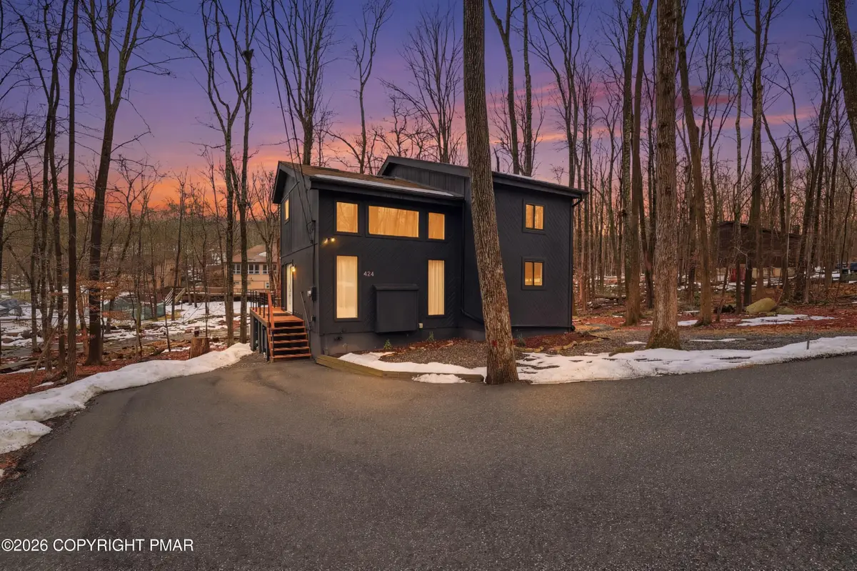 424 Somerset Drive, East Stroudsburg, PA 18301 - #1