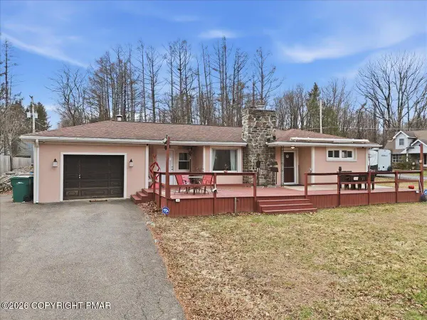 208 Shine Hill Road, Henryville, PA 18332