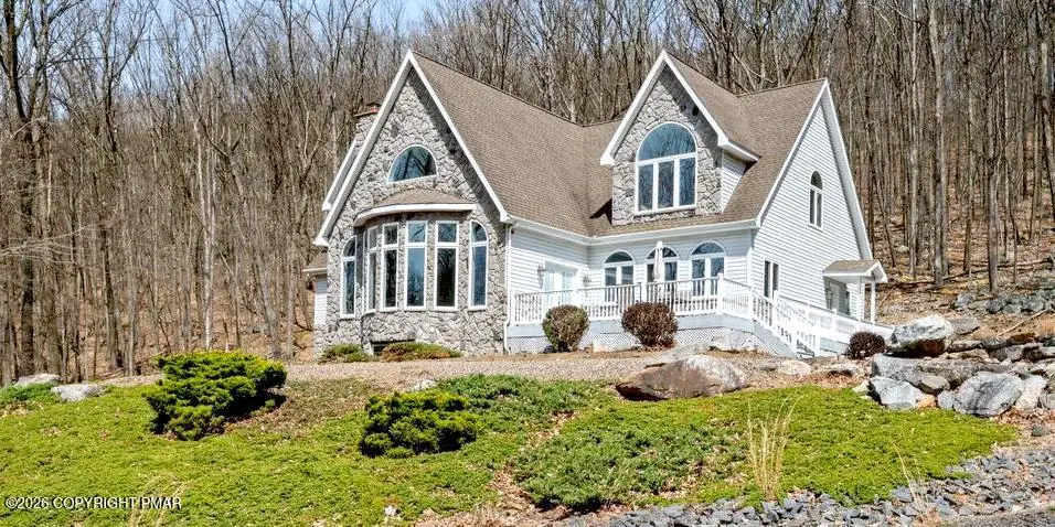 8 Kickapoo Drive, Hazle, PA 18202 - #1