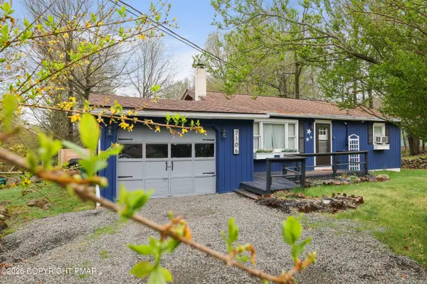 7106 Robinwood Drive, Tobyhanna, PA 18466