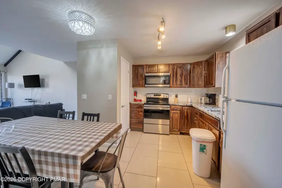 21 Middle Village Way, Tannersville, PA 18372 - #3