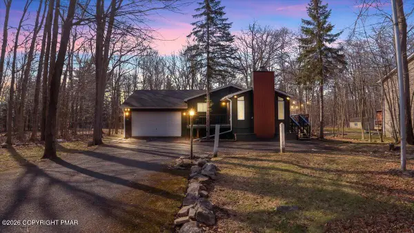 5111 Ash Drive, Pocono Summit, PA 18346