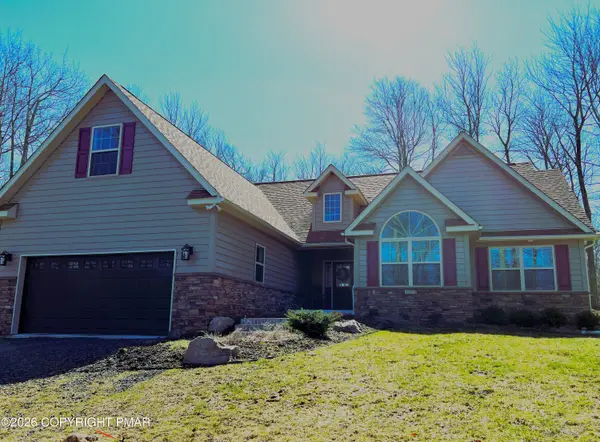 293 Wolf Hollow Road, Lake Harmony, PA 18624