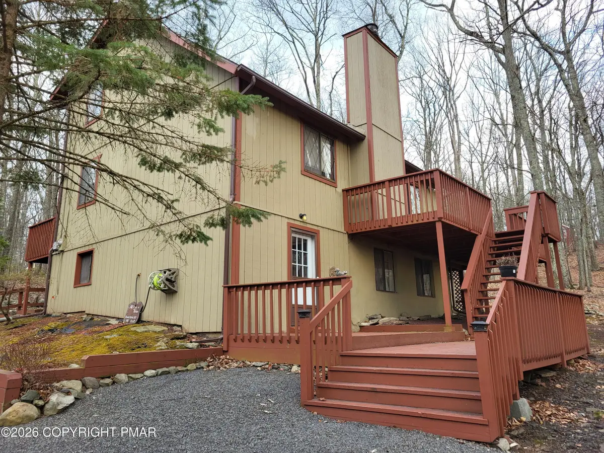 180 Dorchester Drive, Bushkill, PA 18324 - #1