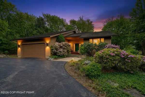 96 Wolf Hollow Road, Lake Harmony, PA 18624