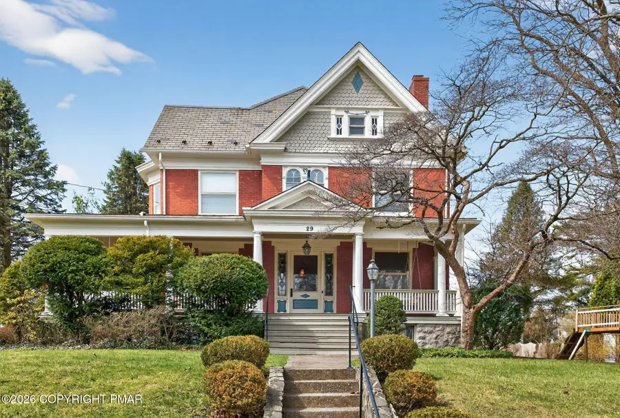 29 N New Street, Nazareth, PA 18064 - #2