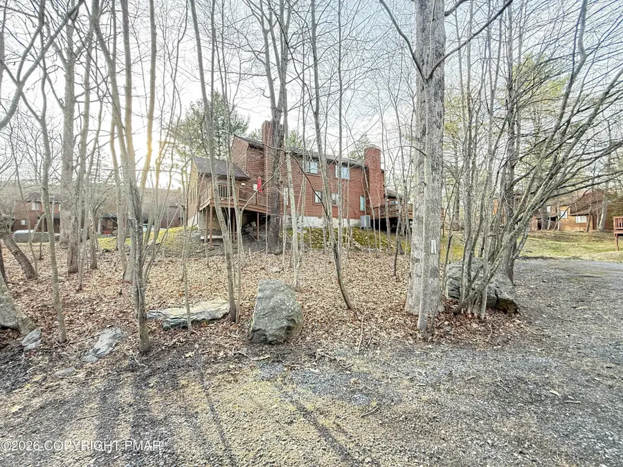 524 Wales Court, Bushkill, PA 18324 - #3