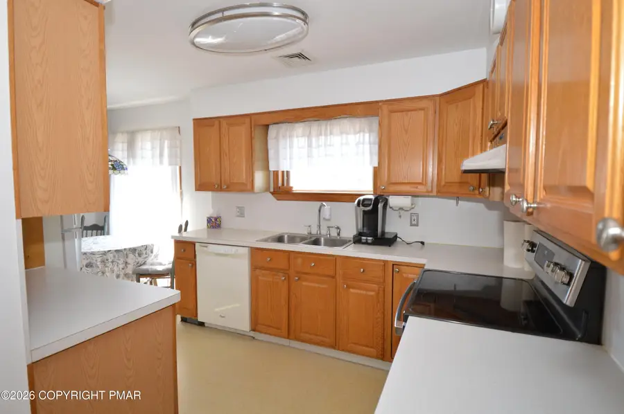 1020 Congdon Avenue, Stroudsburg, PA 18360 - #3