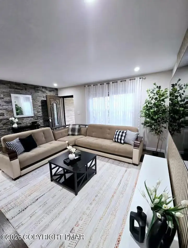 1173 Thunder Drive, Pocono Summit, PA 18346 - #2