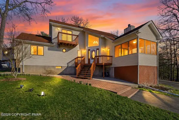 110 Bexhill Court, Bushkill, PA 18324