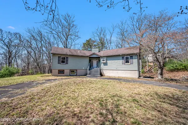 1093 Lancaster Drive, Bushkill, PA 18324
