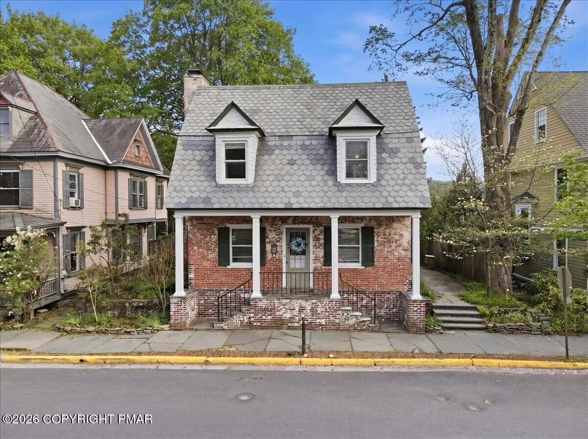 533 Thomas Street, Stroudsburg, PA 18360 - #1