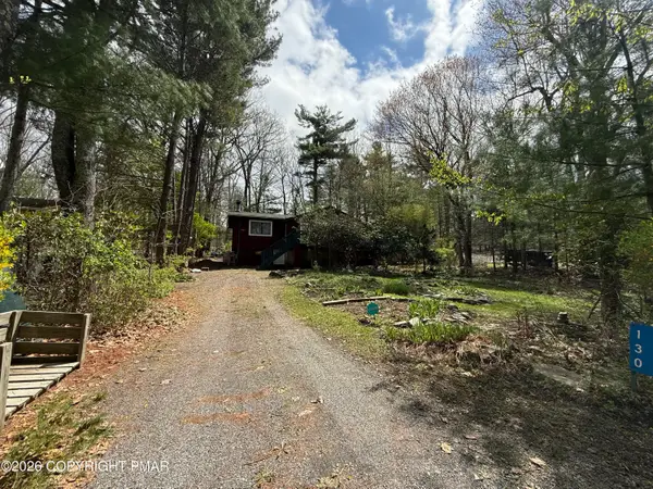 130 E Lakeview Drive, Dingmans Ferry, PA 18328