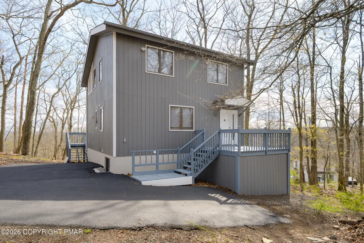 5074 Woodbridge Drive E, Bushkill, PA 18324 - #1
